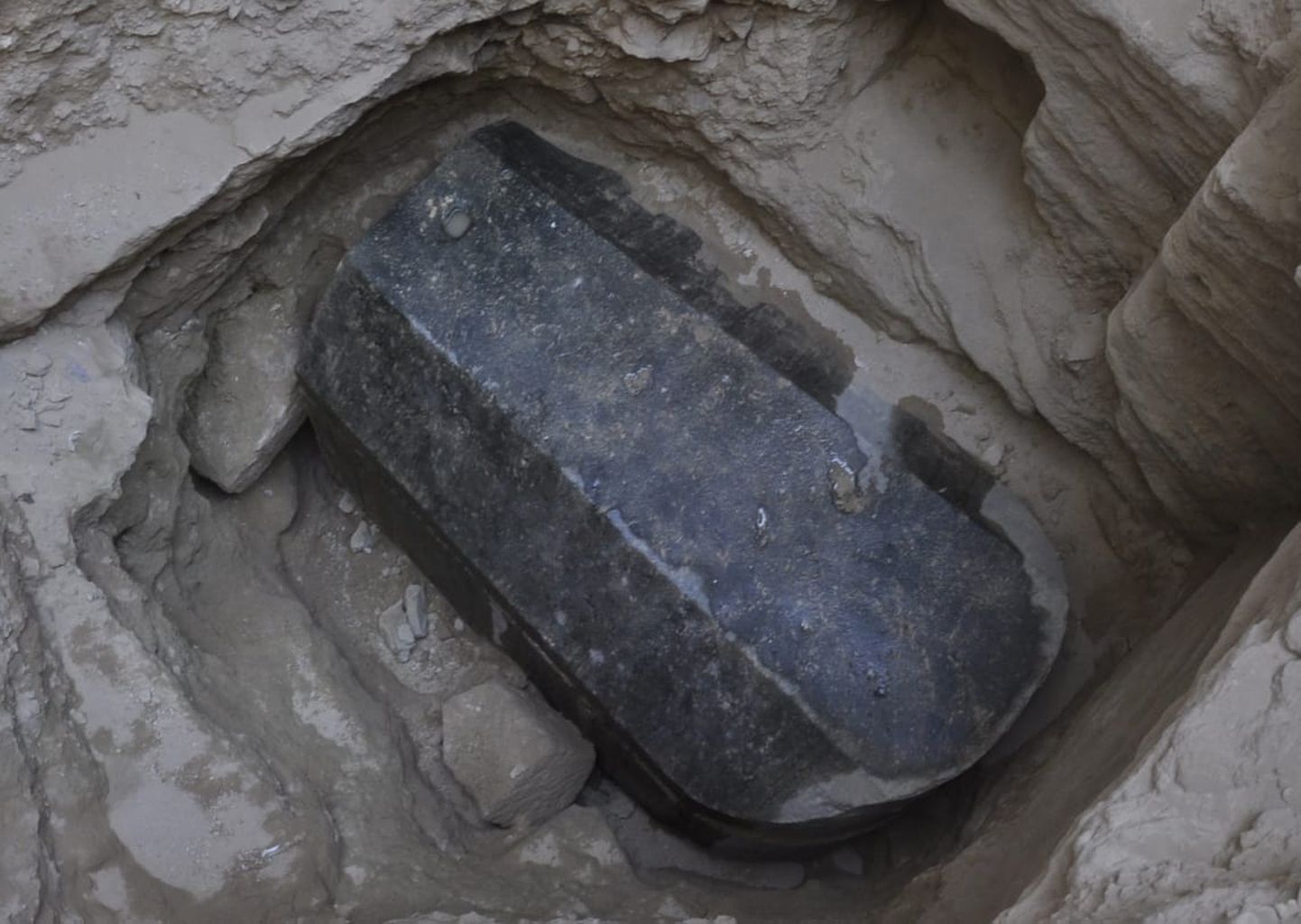 Aleksandriast leitud mustast graniidist sarkofaag