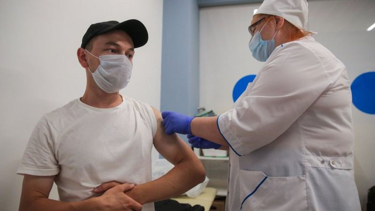 Вакцинация от коронавируса в Казани.