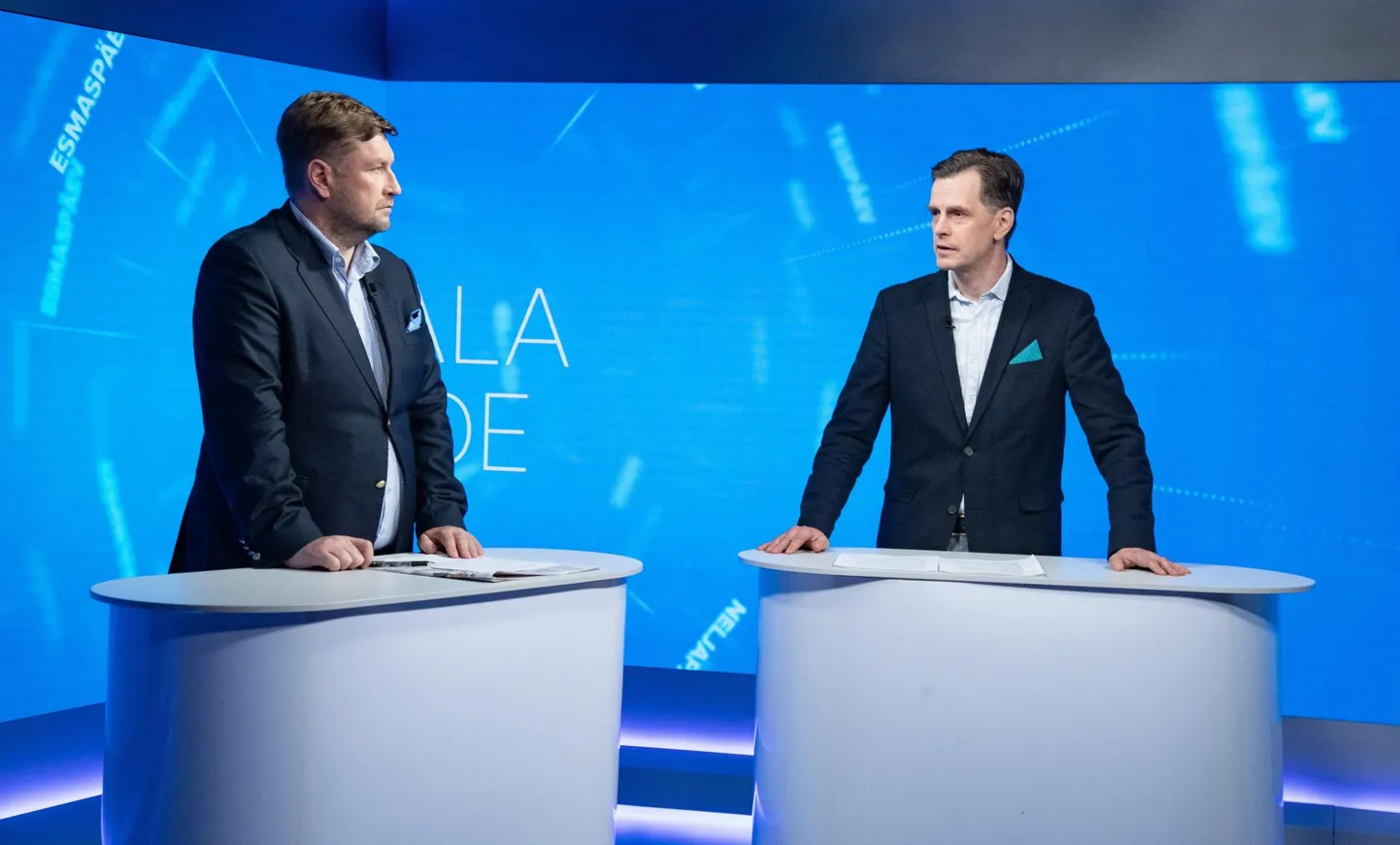 Postimehe asepeatoimetajad Marti Aavik (vasakul) ja Aivar Reinap saates «Nädala vaade».
