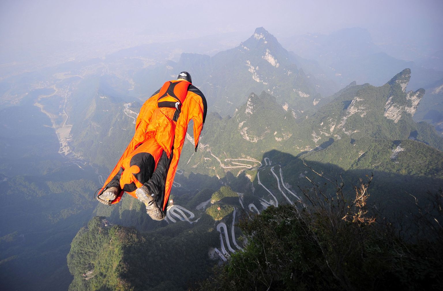 Wingsuit flying ehk tiibkostüümiga lendamine