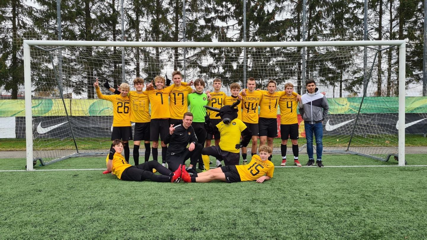 Rakvere jalgpalliklubi Tarvas esindusmeeskonna tagala näitab U16 tiimi näol riigi esivõistlustel oodatud edasiminekut.