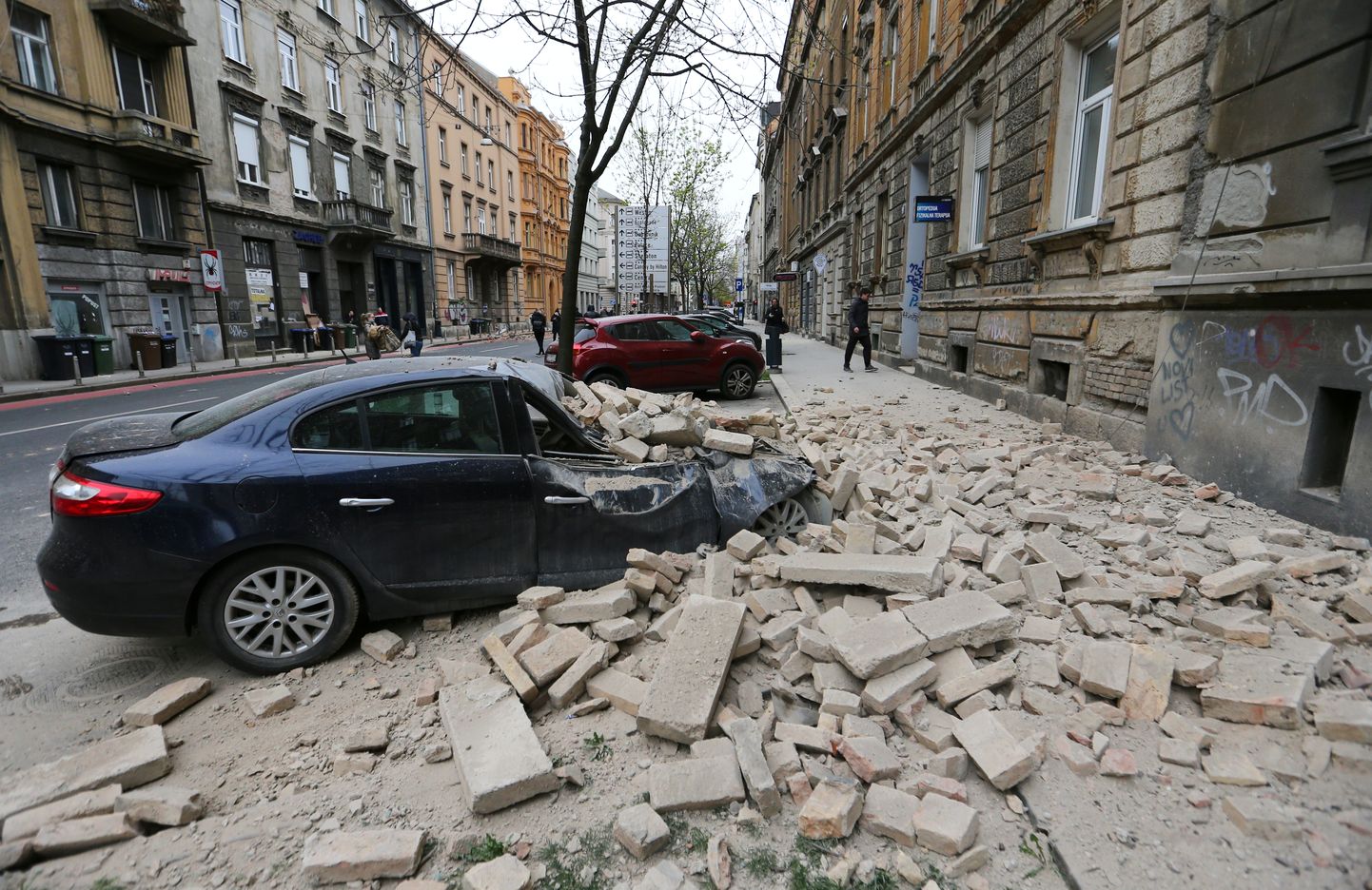Horvaatia pealinnas Zagrebis tekitas maavärin purustusi.