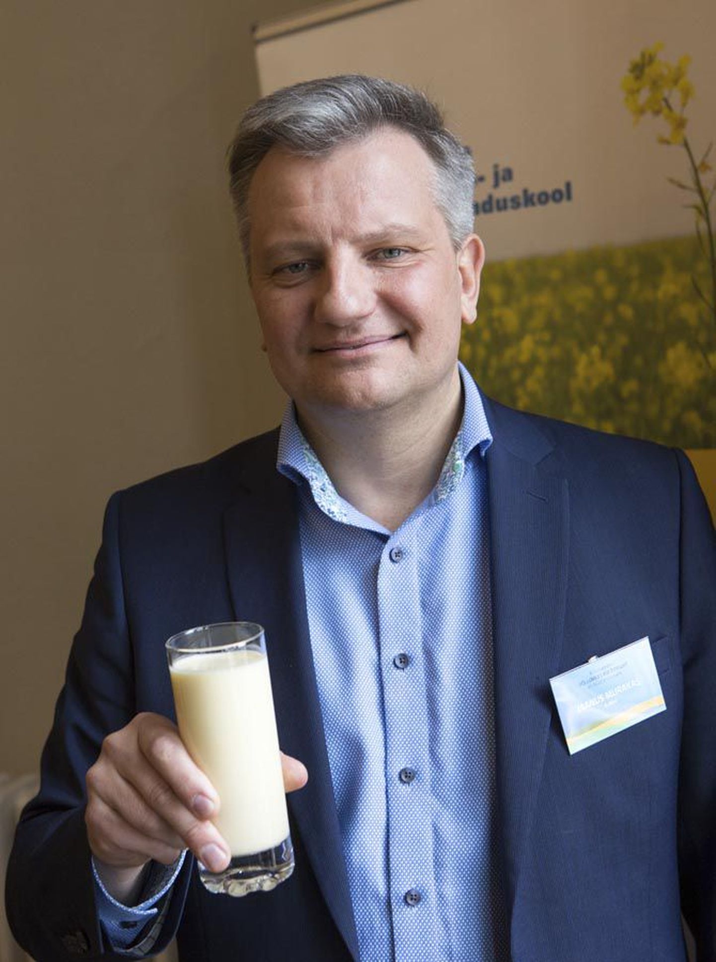 E-Piima juhatuse esimees Jaanus Murakas tähendas, et nagu meie riiki turundades on võetud suund esitleda end põhjamaana, tuleb ka piimanduses Balti sõpradele selg keerata.