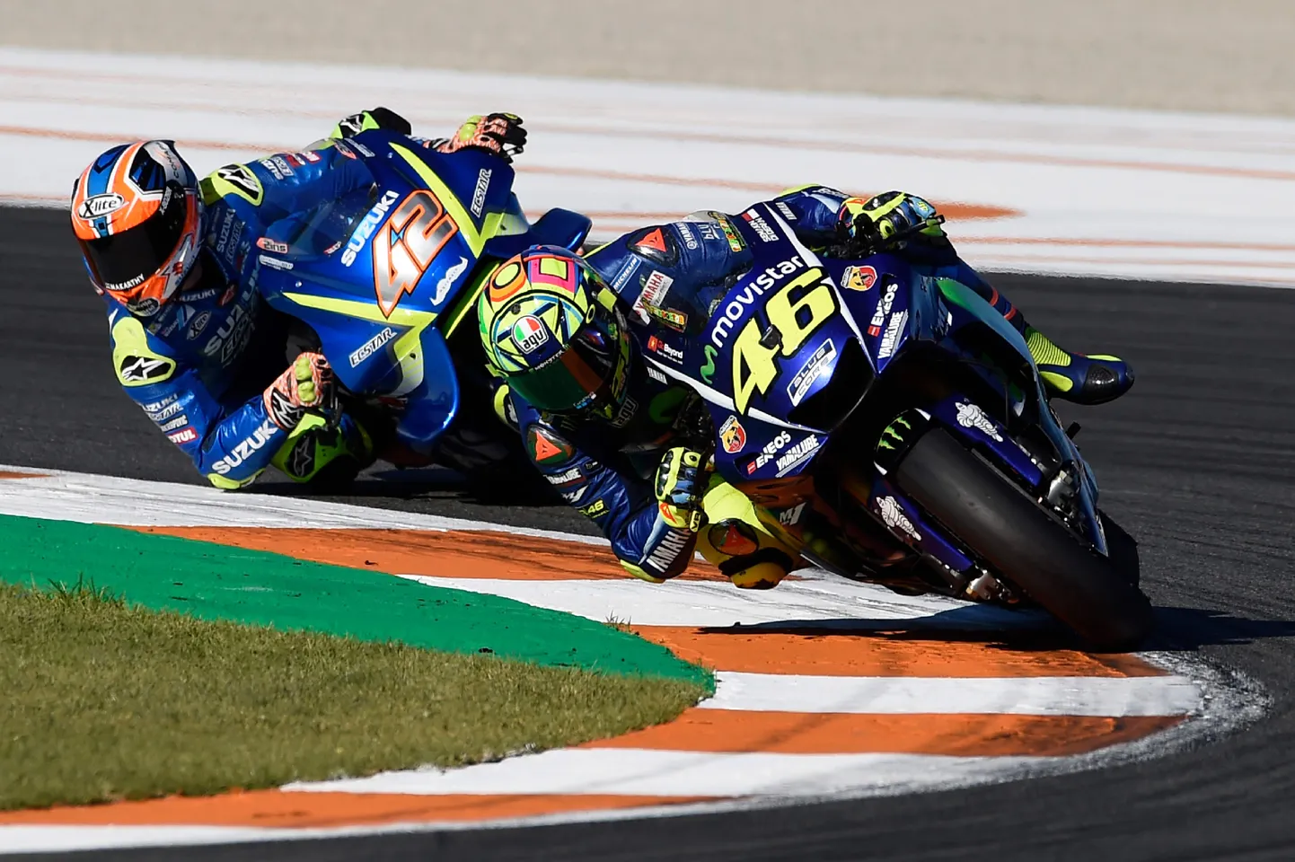 Valentino Rossi (esiplaanil) saab 2019. aasta hooaja eel 40-aastaseks. Kas tõesti näeb teda veel siis MotoGP sarjas kihutamas?