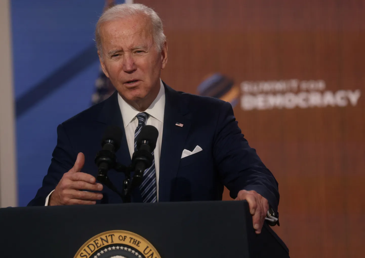 USA president Joe Biden pidamas kõnet demokraatia tippkohtumisel, kuhu ta Hiinat ei kutsunud.