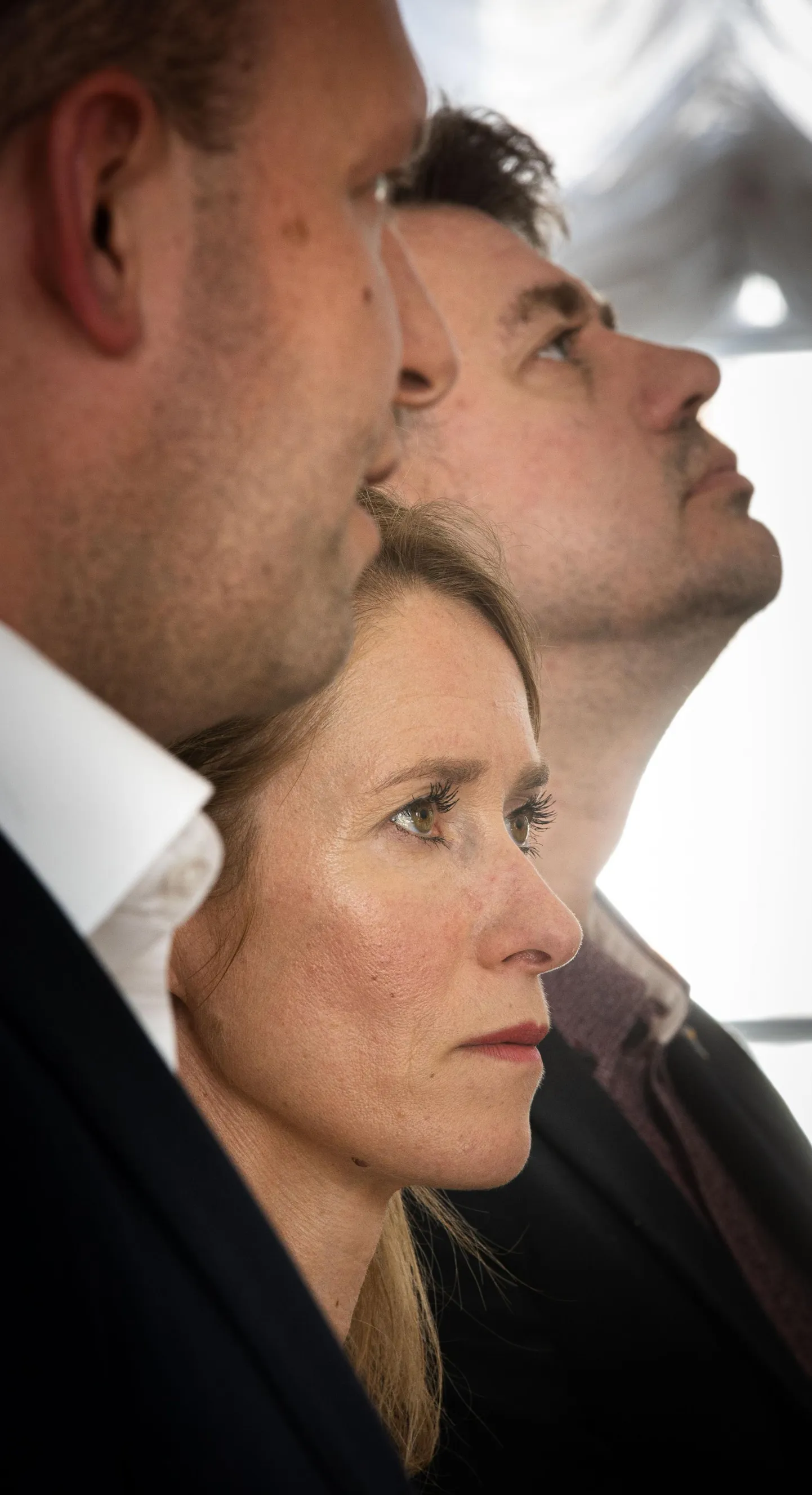 16.06.2022, Tallinn. Koalitsioonikõneluste neljandat päeva kokkuvõttev pressikonverents riigikogus. Pildil (vasakult) Lauri Läänemets, peaminister Kaja Kallas ja Urmas Reinsalu. Foto Madis Veltman, Postimees FOTO: Madis Veltman