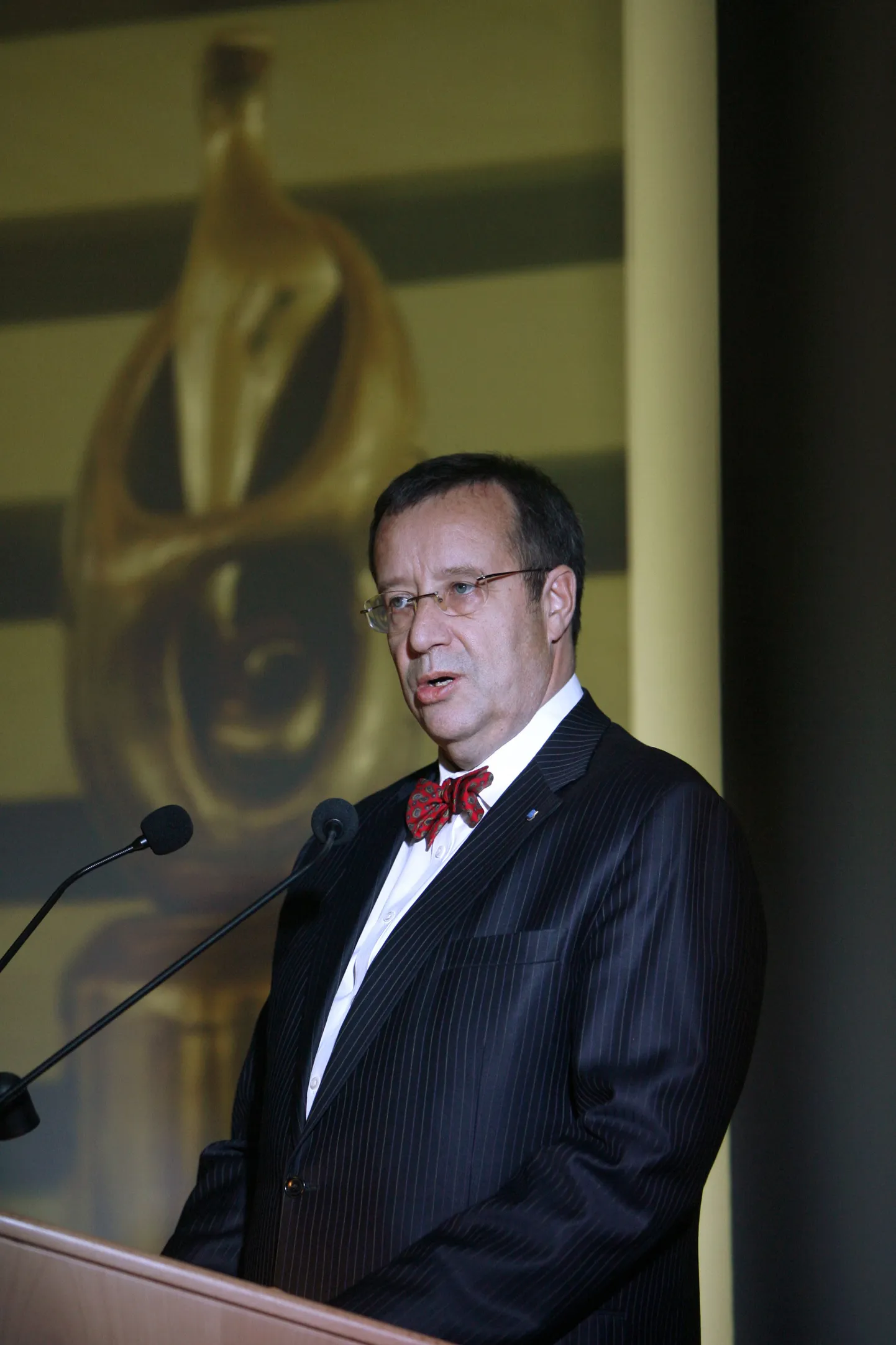 President Toomas Hendrik Ilves teisipäeval Kumus kõnet pidamas.