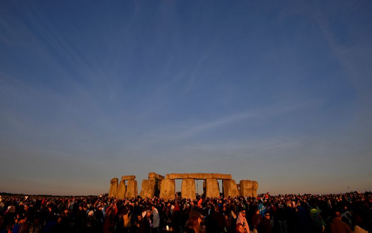Druiidid 21. juunil 2018 Stonehenge'is suvist pööripäeva tähistamas