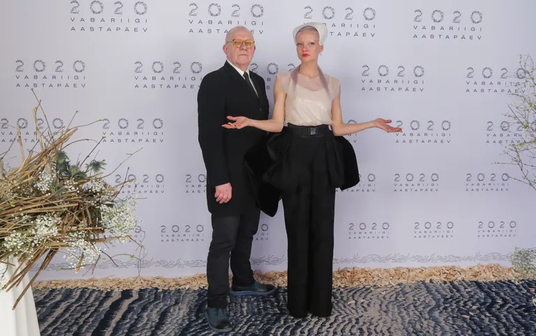 Eesti Vabariik 102. Presidendi vastuvõtt Ugala teatris. Fotosein. Marta Vaarik ja Andrus Vaarik.