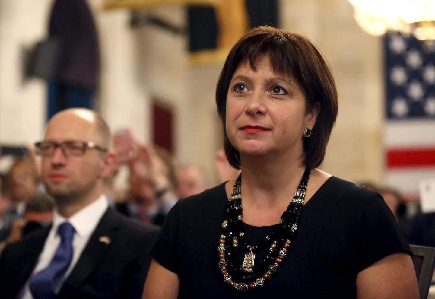 Ukraina rahandusminister Natalia Jaresko ja peaminister Arseni Jatsenjuk Ukraina ärifoorumil Washingtonis.