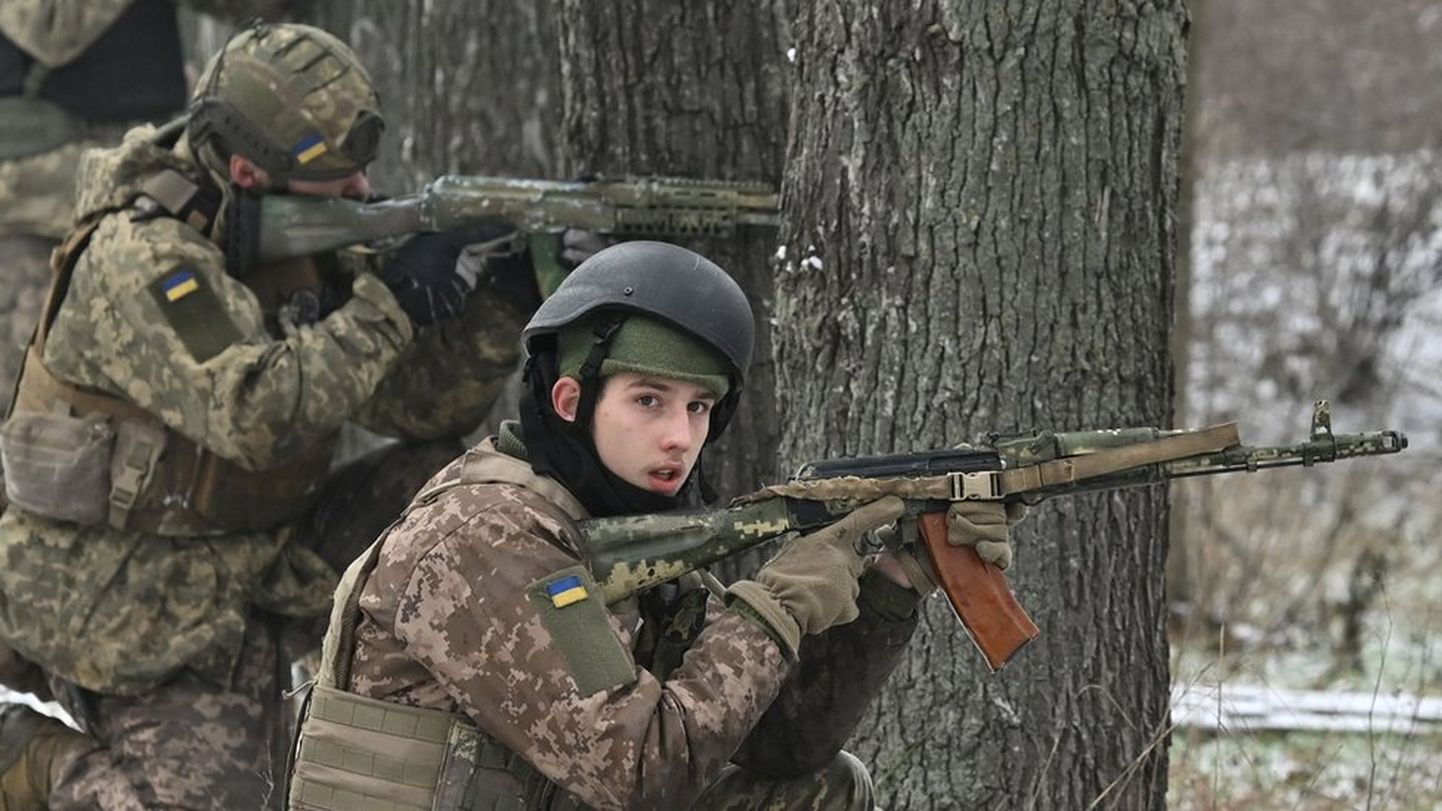 Украинская армия обороняется сразу на нескольких направлениях