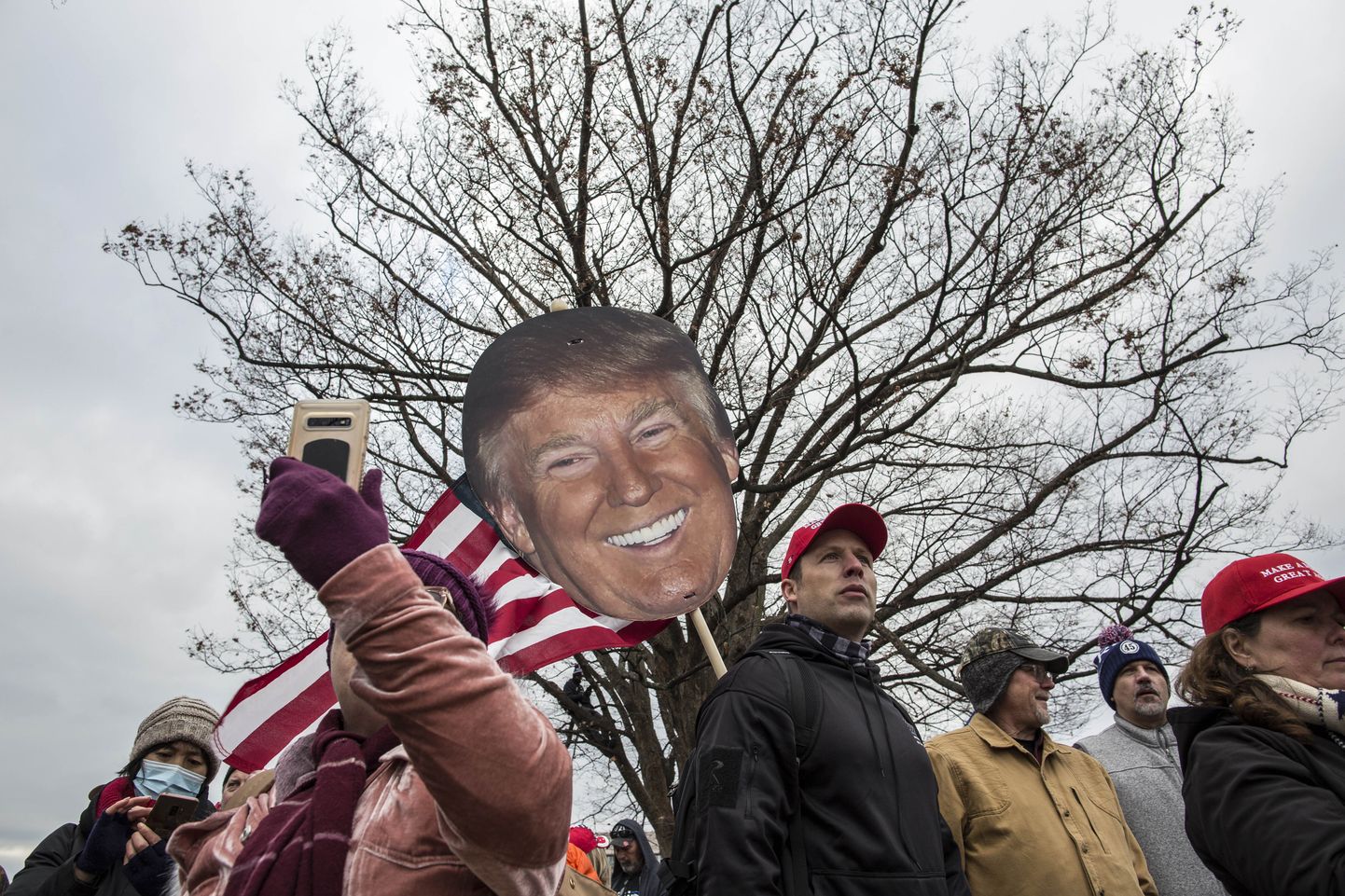 Trumpi toetajad tema plakatiga eile Kapitooliumit hõivamas.