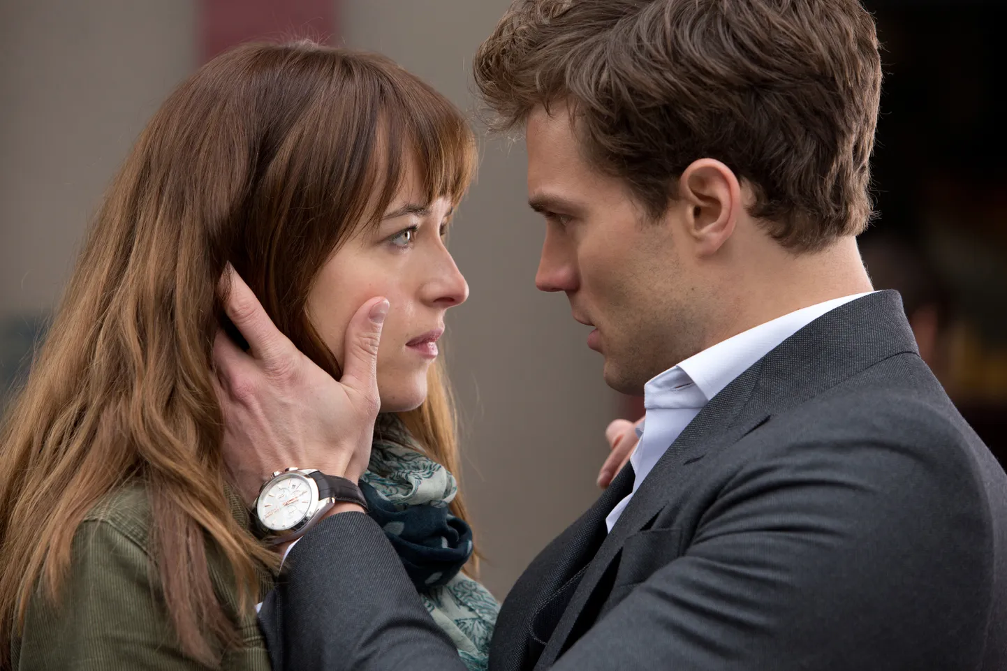 Näitlejad Dakota Johnson ja Jamie Dornan filmis "Fifty Shades of Grey".