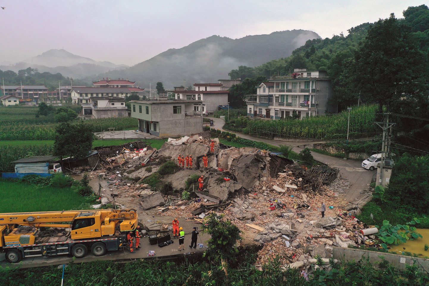 Мощное землетрясение в китайской провинции Сычуань.