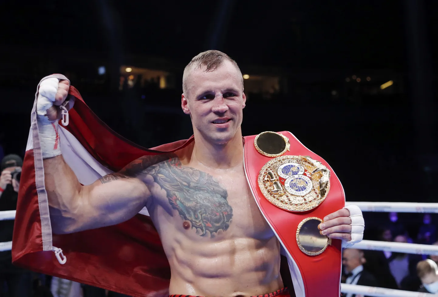 Latvijas bokseris Mairis Briedis