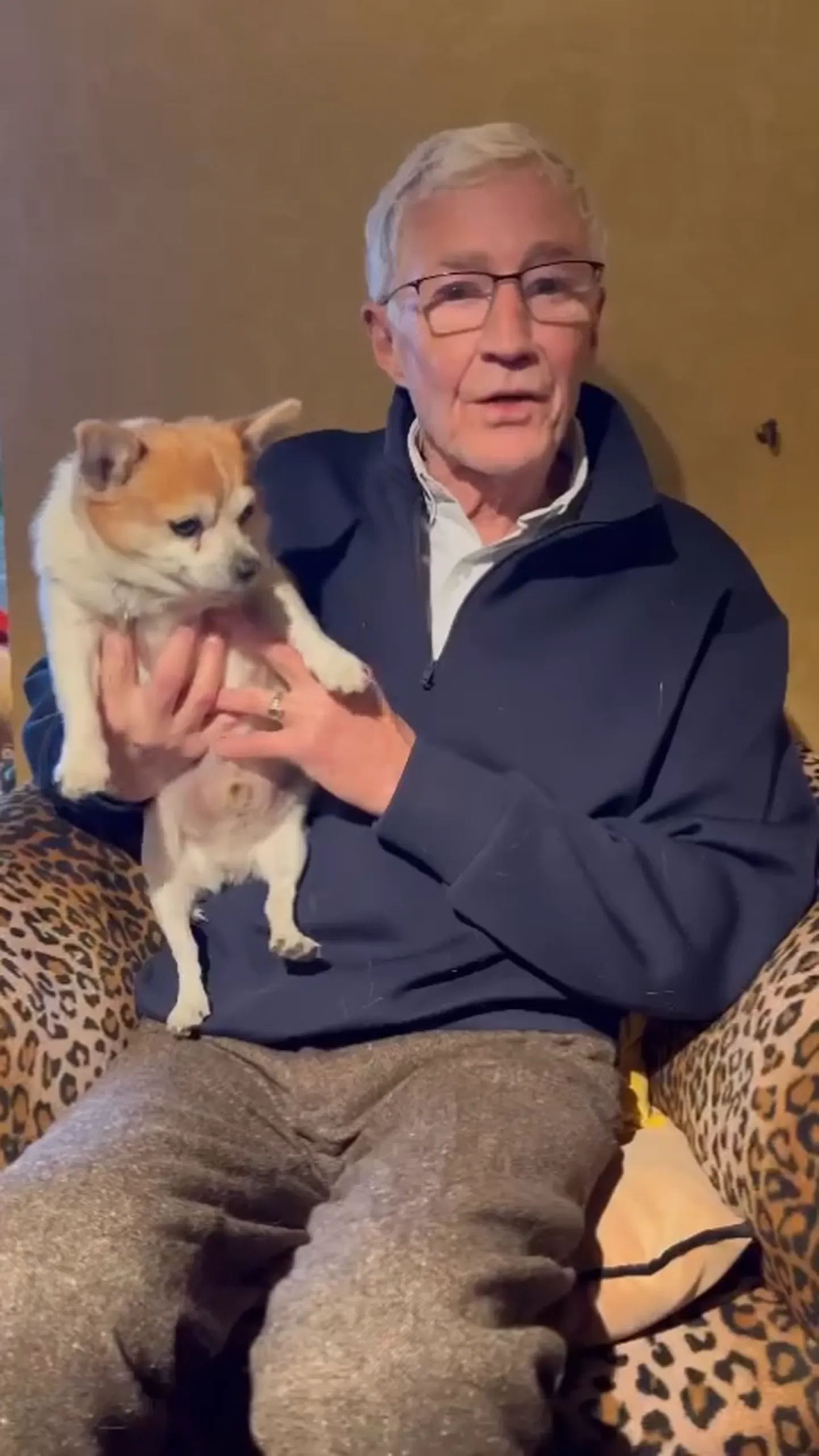 Oma koera Eddiega videot filminud teletäht Paul O'Grady ei teadnud, et kõigest 20 minutit hiljem on ta surnud.