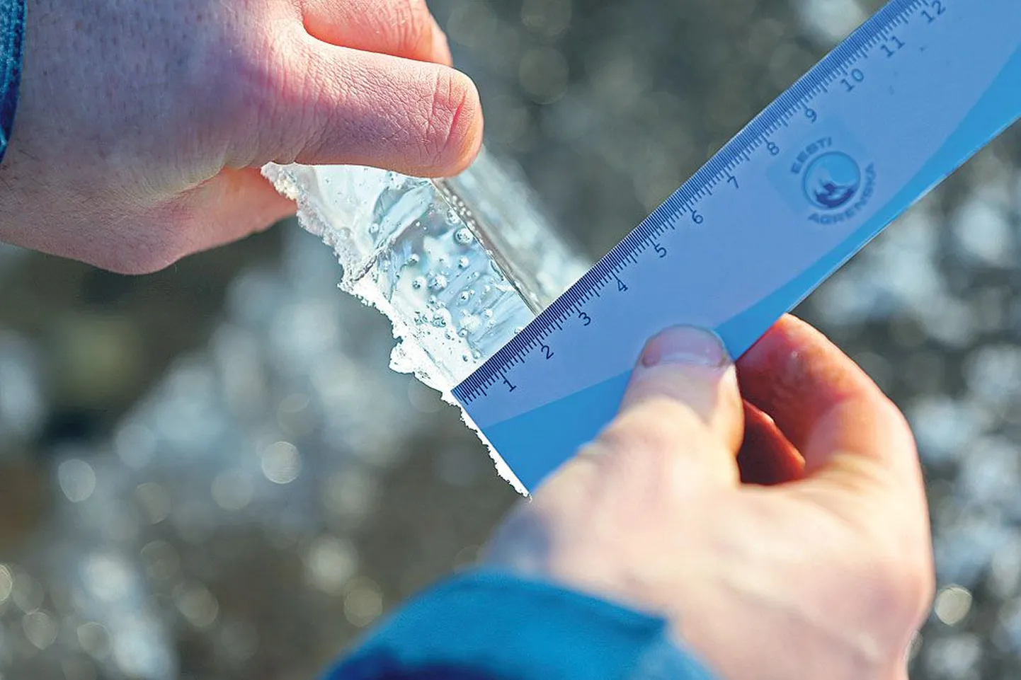 Anne kanali jää oli eile ennelõunaks kasvanud ligi 2,3 sentimeetri paksuseks.