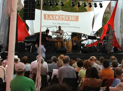 Festivalil valitseb ülev meeleolu.