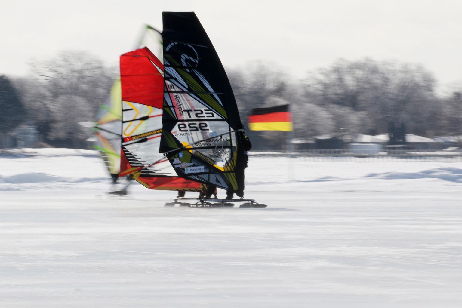 Boris Ljubtšenko (EST) ja Tobias Bodin (SWE) võistlemas WISSA 2019 kelkude lühiraja slaalomil