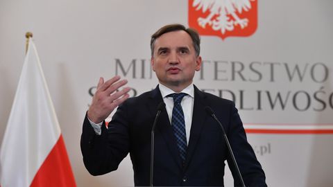 Ungari tühistas Poola tagaotsitava ministri varjupaigastaatuse