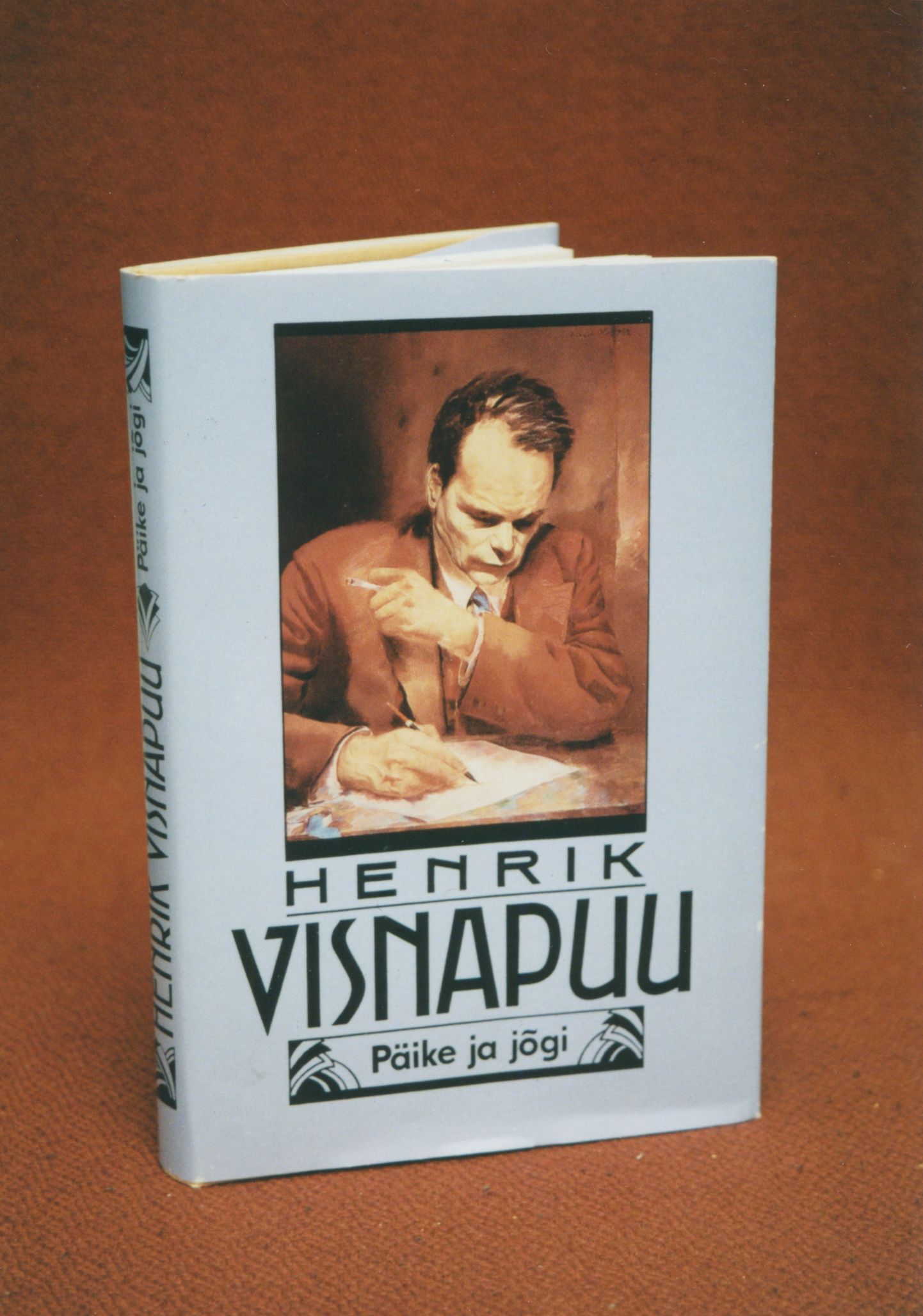 Henrik Visnapuu raamatu "Päike ja jõgi" esikaas.