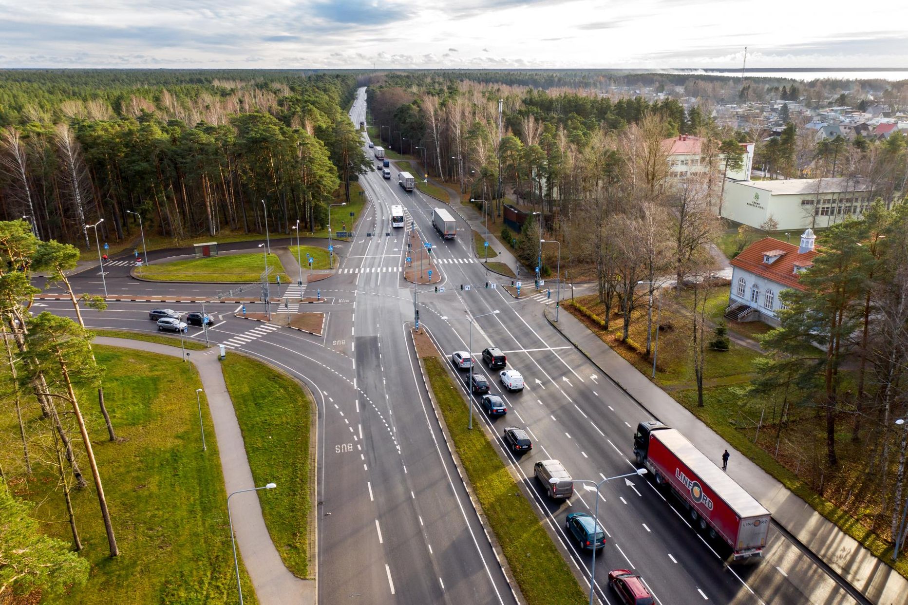 Neljarealise Pärnu–Uulu tee­lõigu ehitus algab tuleva aasta teises pooles.