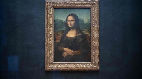 VIDEO ⟩ Protestijad viskasid Mona Lisa maali supiga