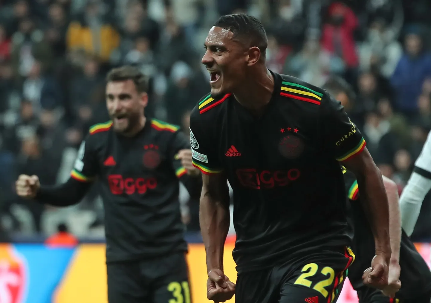 Sebastien Haller viis Ajaxi võidule.