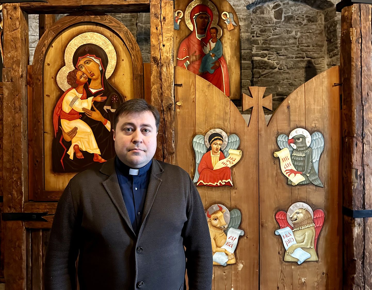 о. Тарас Михальчук в украинской греко-католической церкви Таллинна. Март 2024.