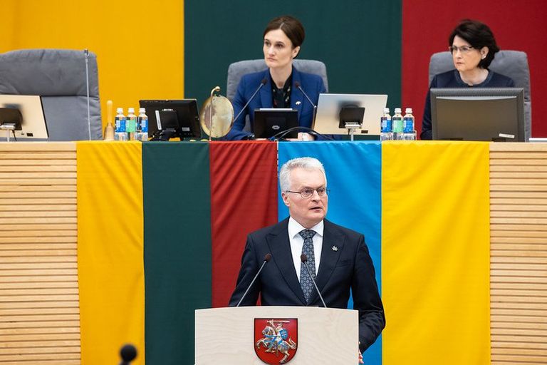 Президент Литвы Гитанас Науседа выступает в Сейме 16 июня 2022 года.