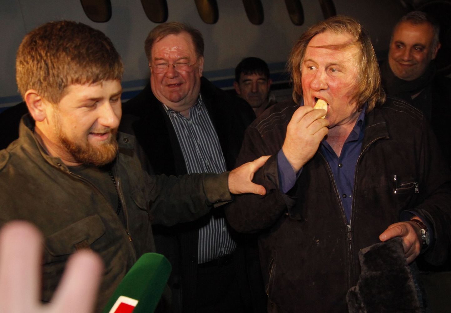 Prantsuse näitleja Gérard Depardieu (paremal) ja Tšetšeenia president Ramzan Kadõrov eile Grõznõis.