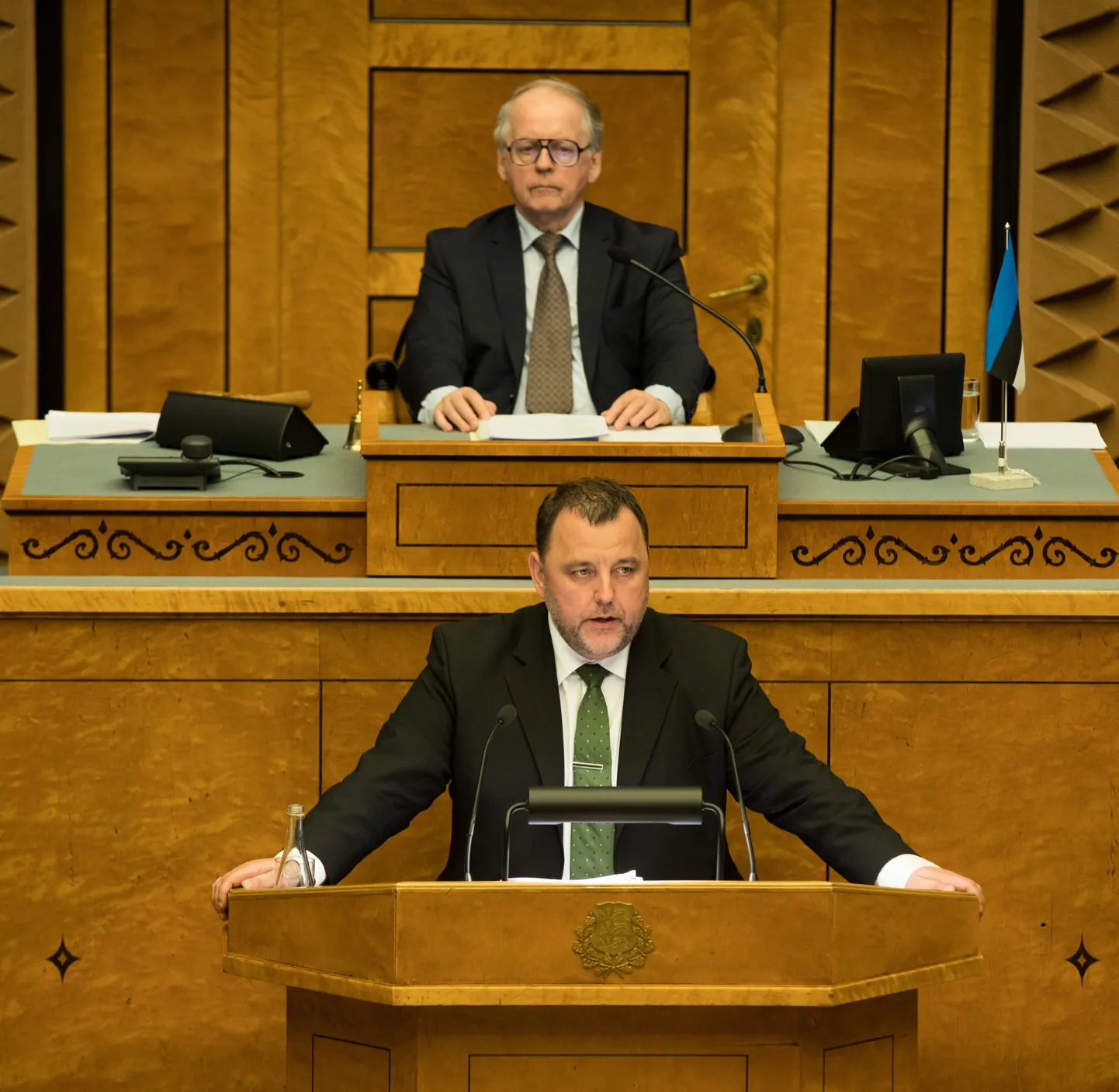 Maksupaketi esimene lugemine tõi riigikogus kaasa ööistungi.