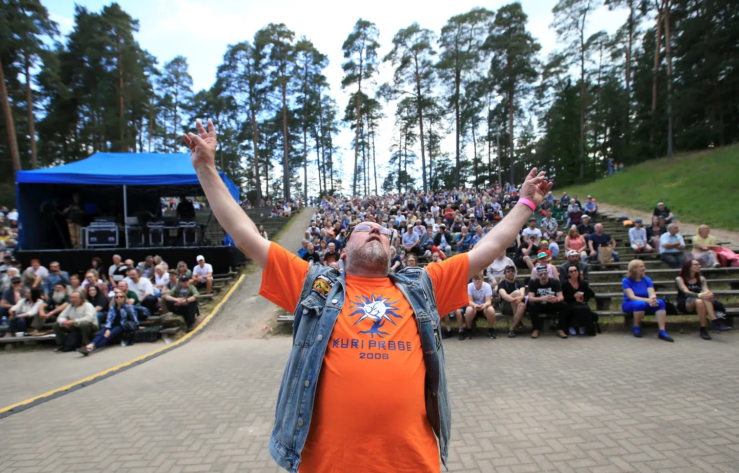 Esimene fänn, kes tuli 11. juunil 2022 festivali muusikale lava ette kaasa elama.