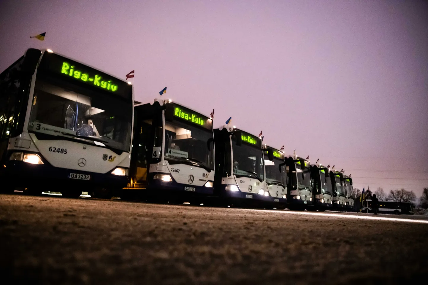 Uz Kijivu dodas desmit Rīgas dāvinātie autobusi