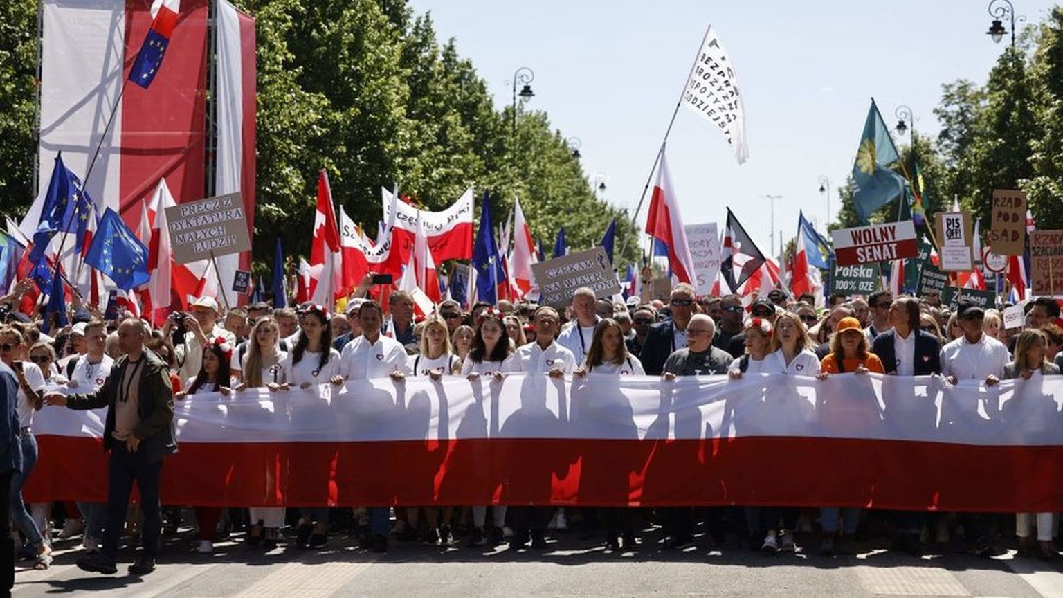 протесты в польше