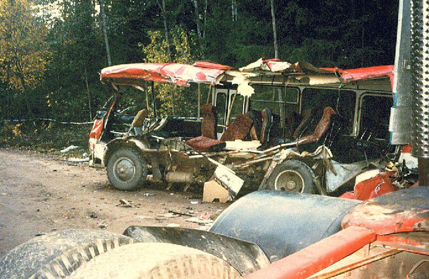 Õõvastav vaatepilt: 
taasiseseisvumise­järgne traagilisim avarii Pala koolibussiga nõudis kaheksa väikese lapse elu.