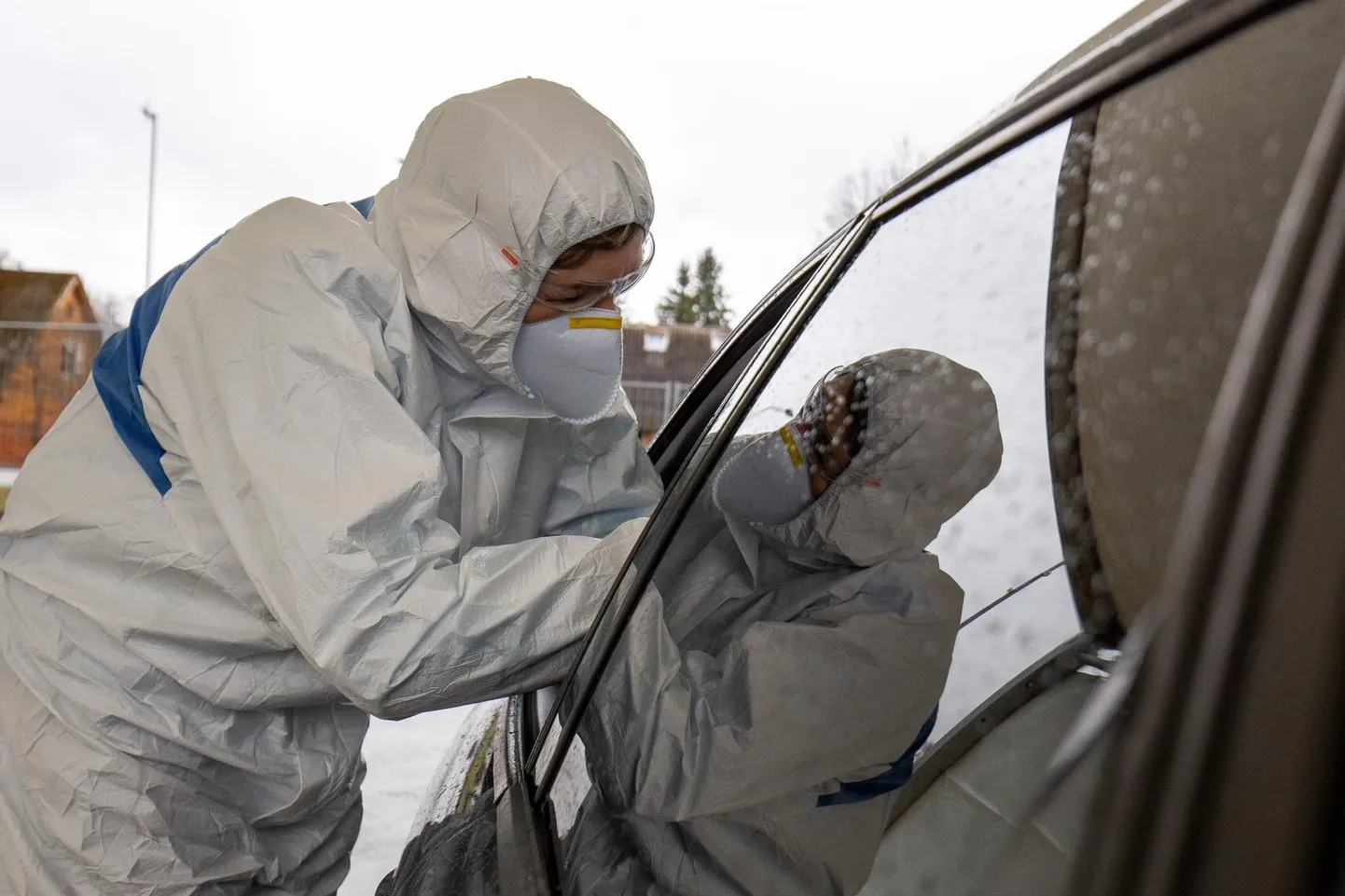 Koroonaviiruse drive-in testimine Paides.