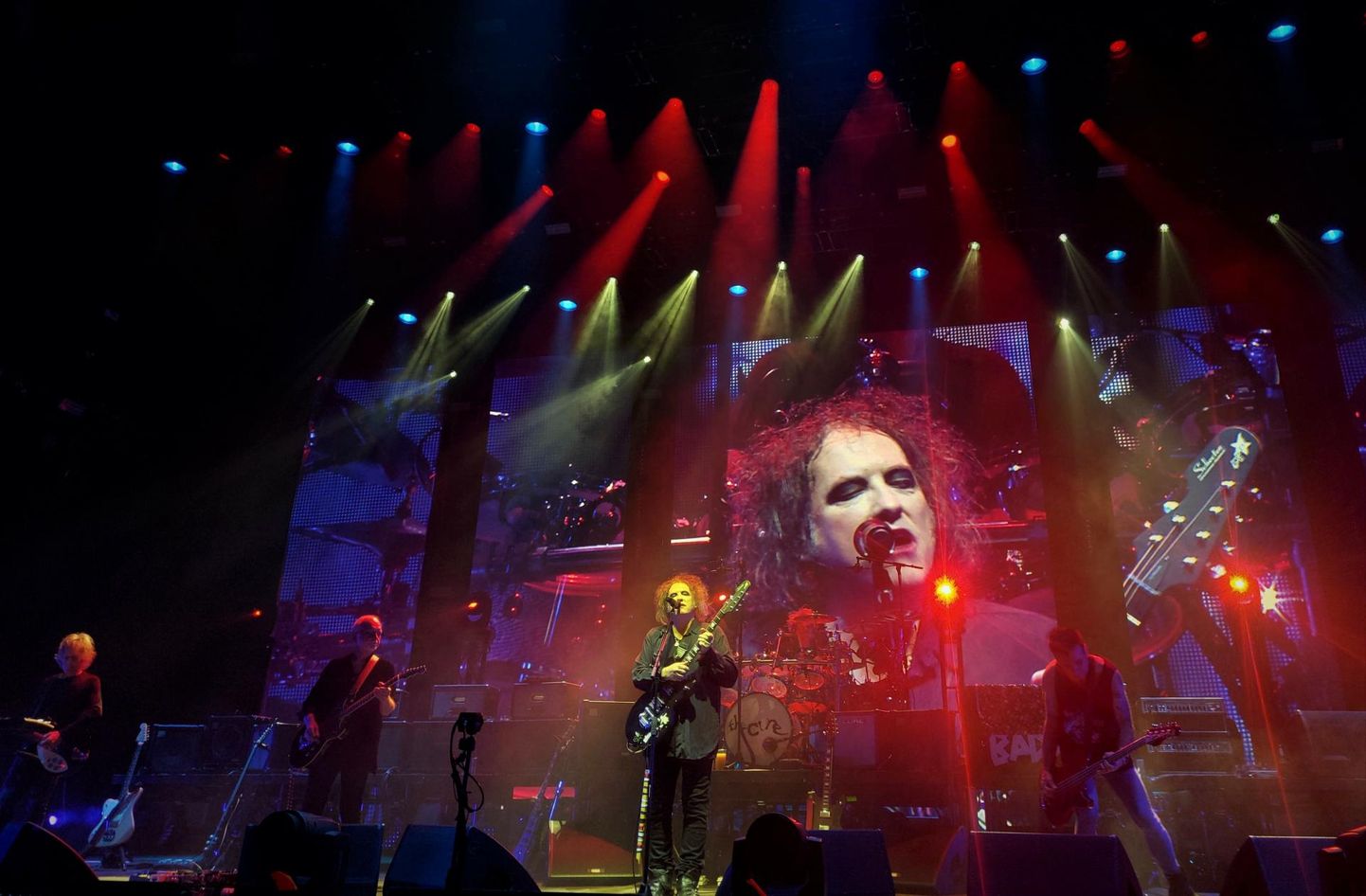 The Cure esines Riias esimest korda. Tegemist oli nende ainsa kontserdiga Baltimaades, mis ühtlasi avas bändi maailmatuuri. 