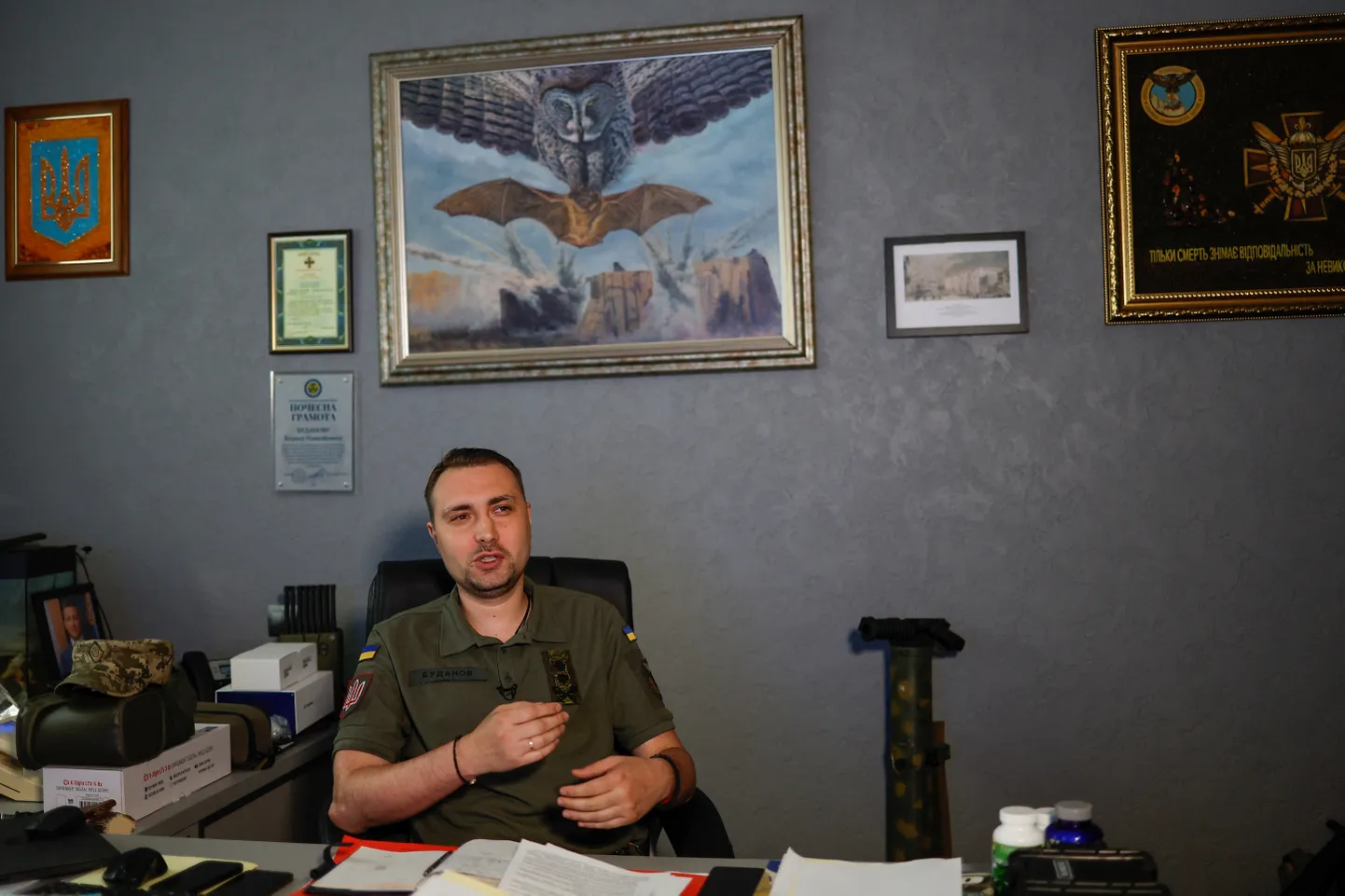 Глава военной разведки Украины Кирилл Буданов в своем кабинете.
