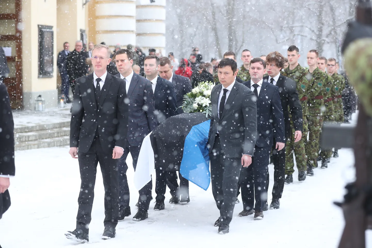 Estonia kontserdisaalist saadetakse viimsele teekonnale endine valitsusjuht Edgar Savisaar.