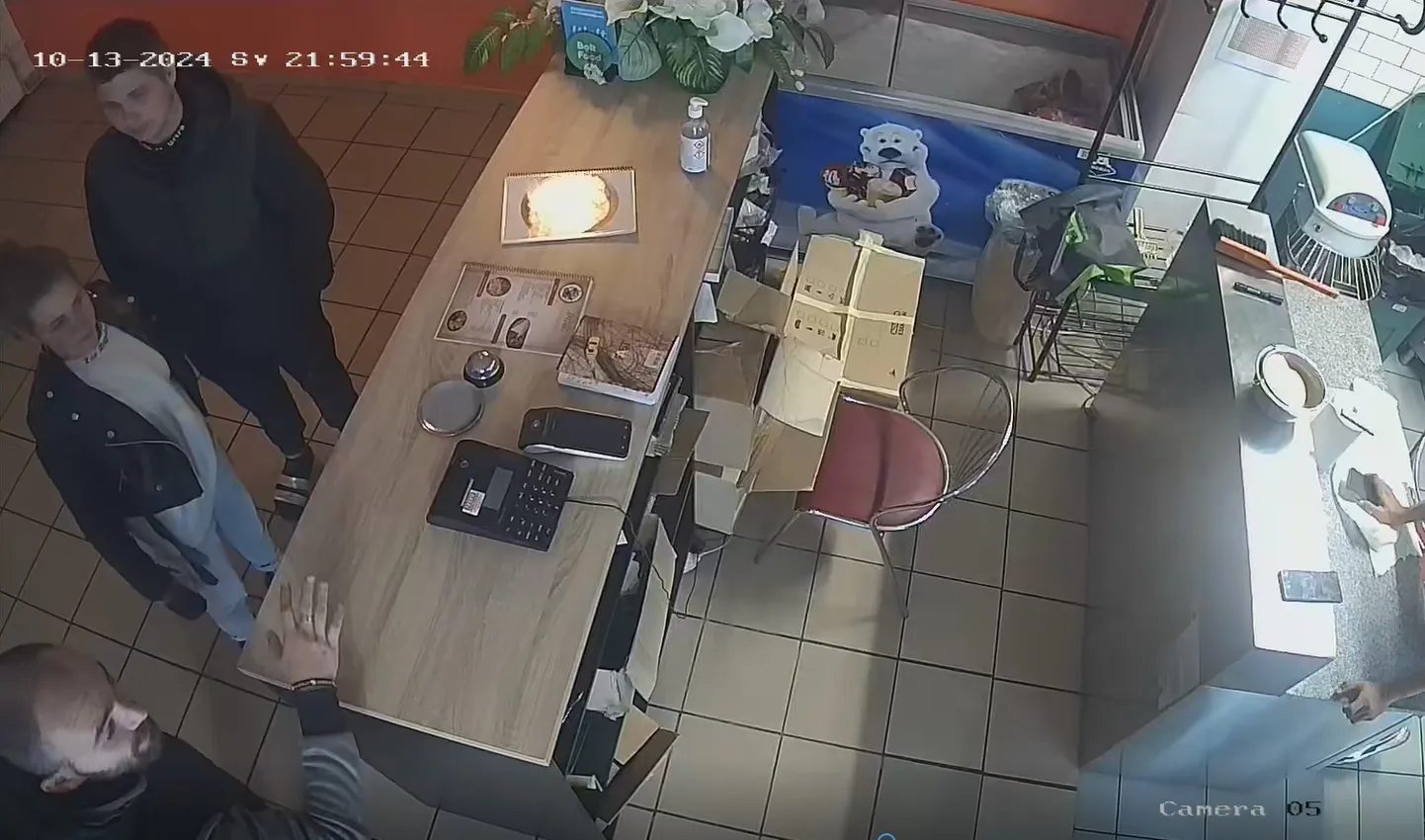 Кадры в камер видеонаблюдения