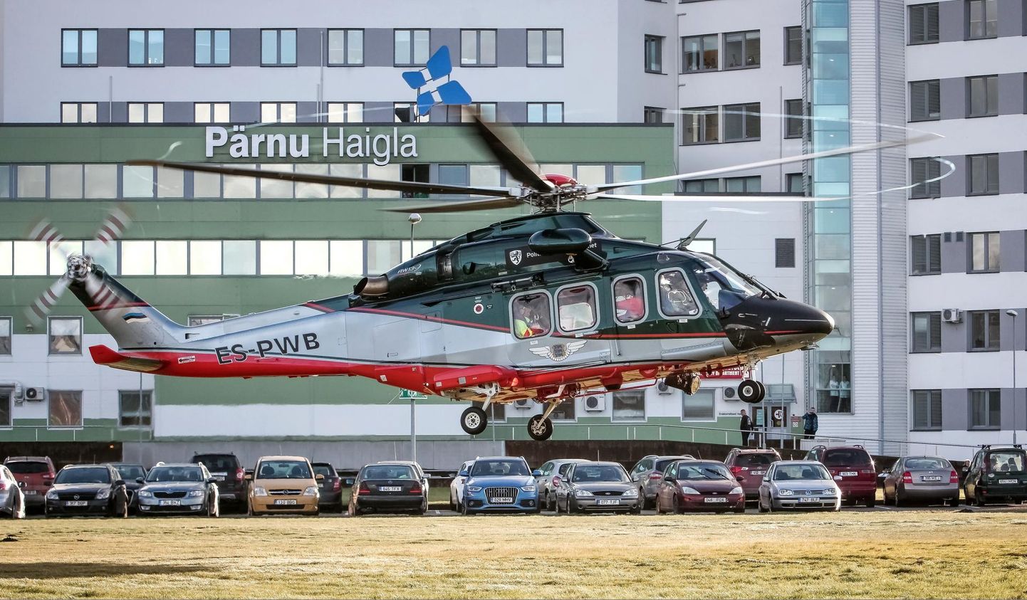 Helikopter Pärnu haigla juures.