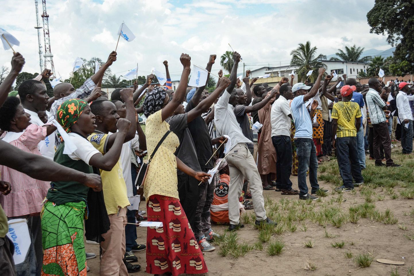 Burundilased opositsiooni kogunemisel avaldamas pahameelt referendumi üle, mis võib lubada president Pierre Nkurunziza luybada ametisse jääda veel 16 aastaks.