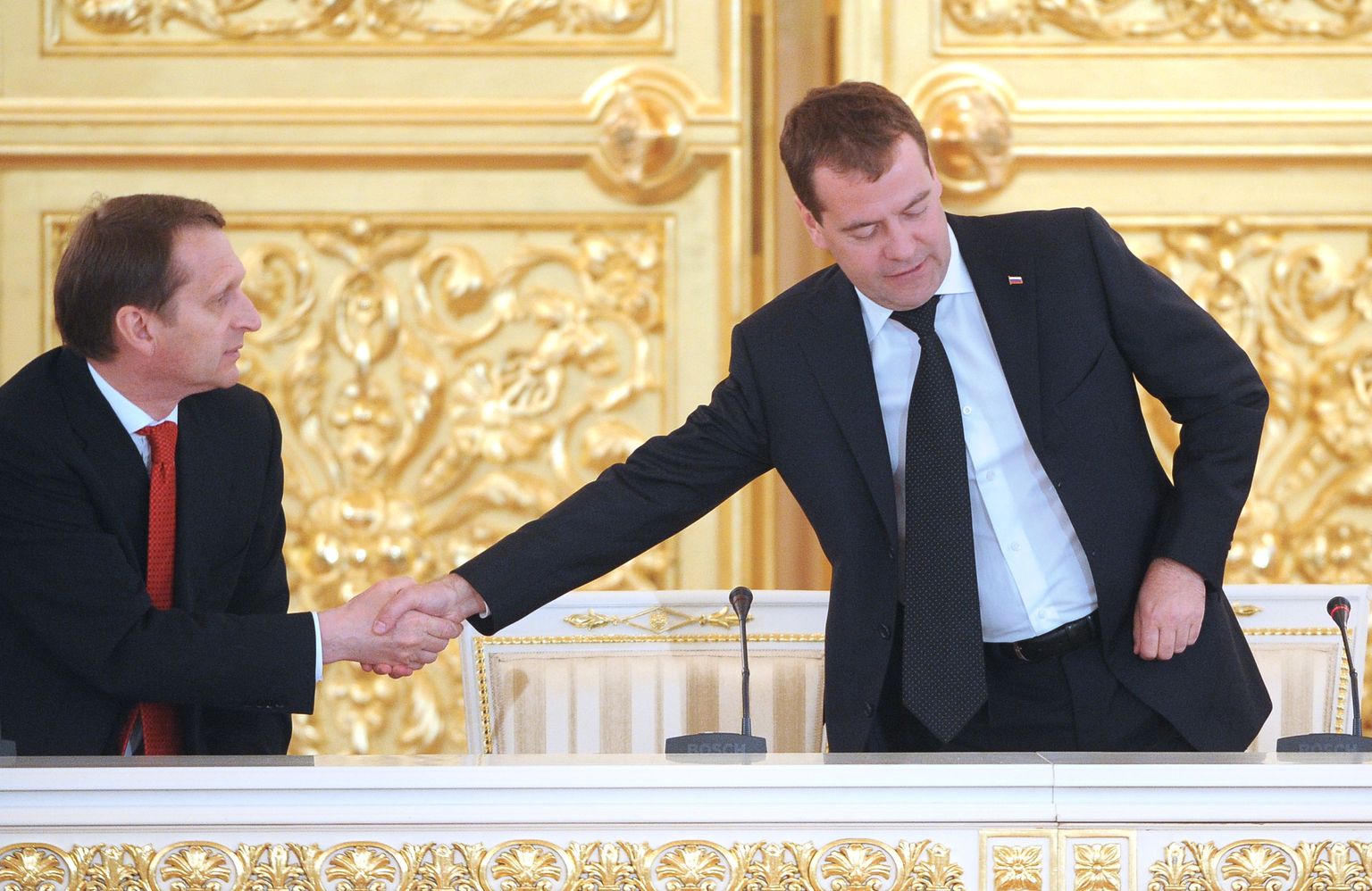 Riigiduuma spiiker Sergei Narõškin (vasakul) koos peaministri Dmitri Medvedeviga.