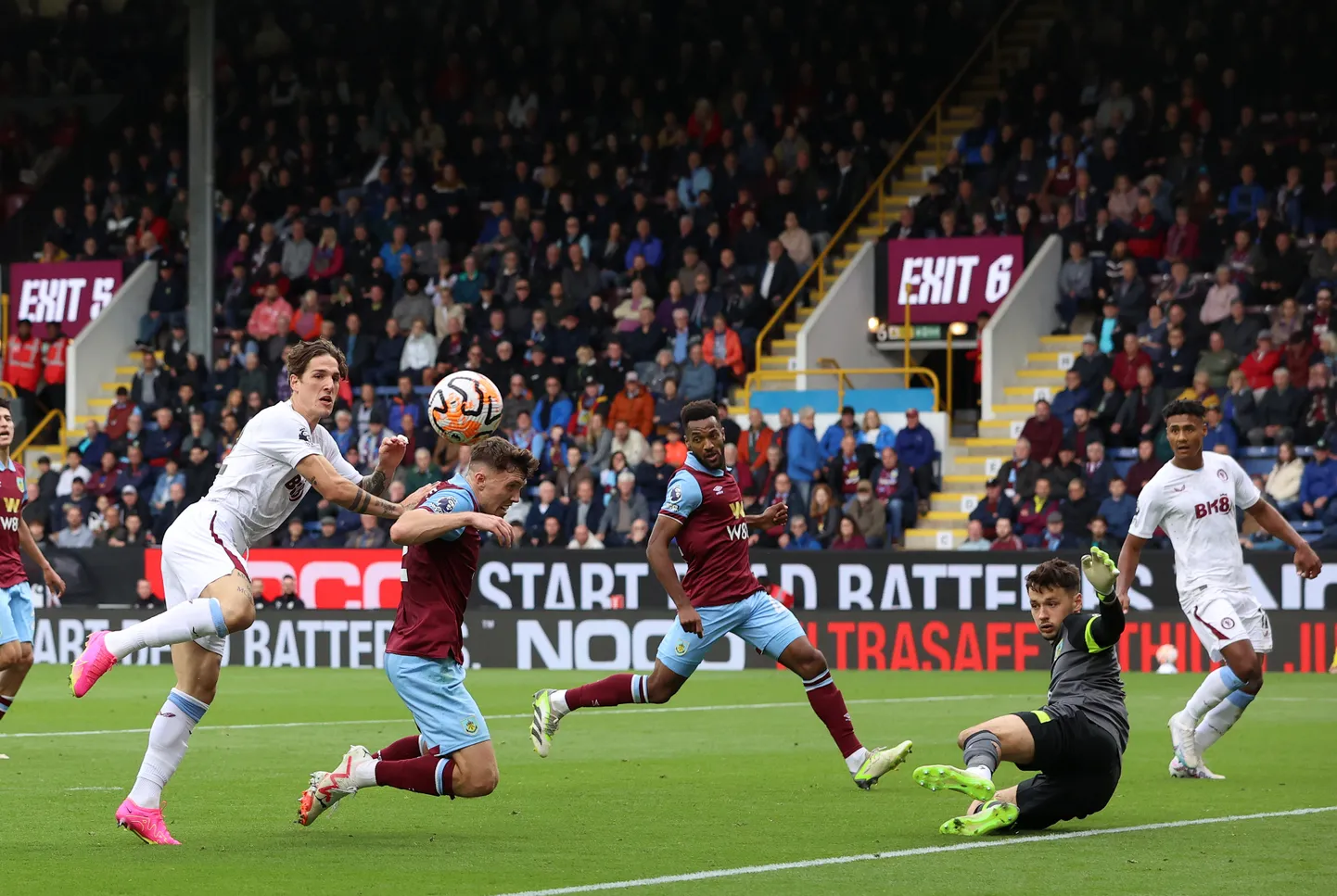 Aston Villa ja Burnley vaheline kohtumine.