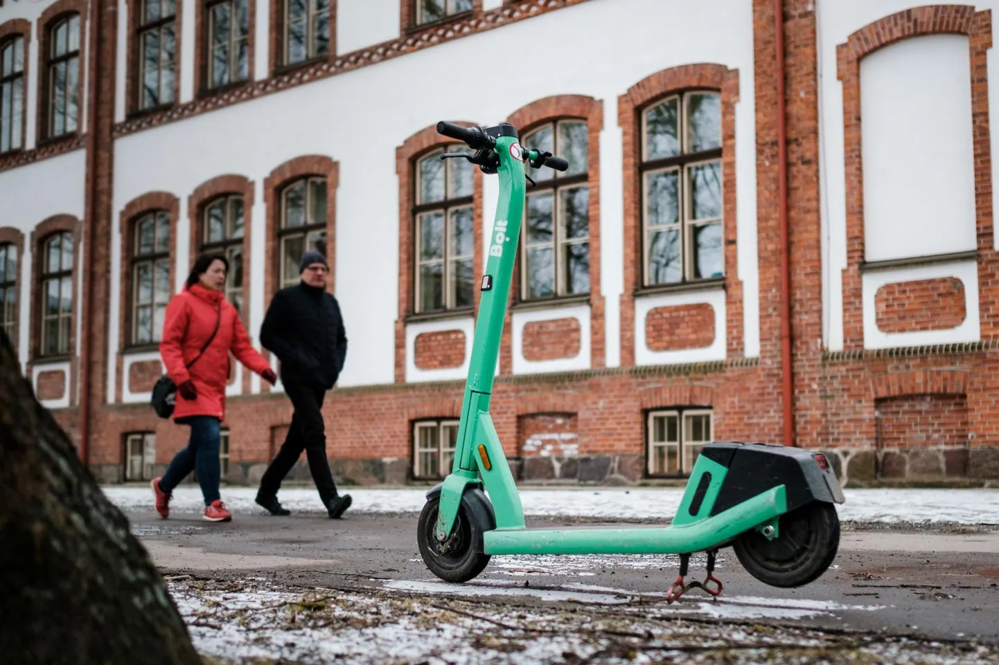 Bolti elektritõukeratas.