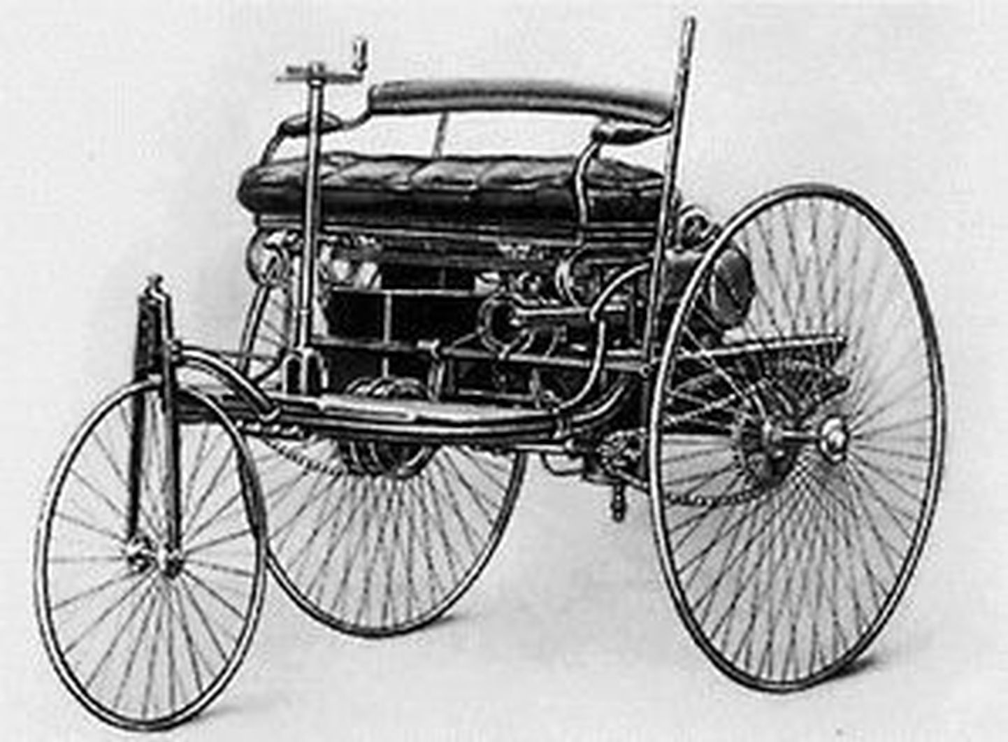 Esimene automobiil maailmas, millele anti ametlik patent 29. jaanuaril 1886, ehk 125 aastat tagasi.