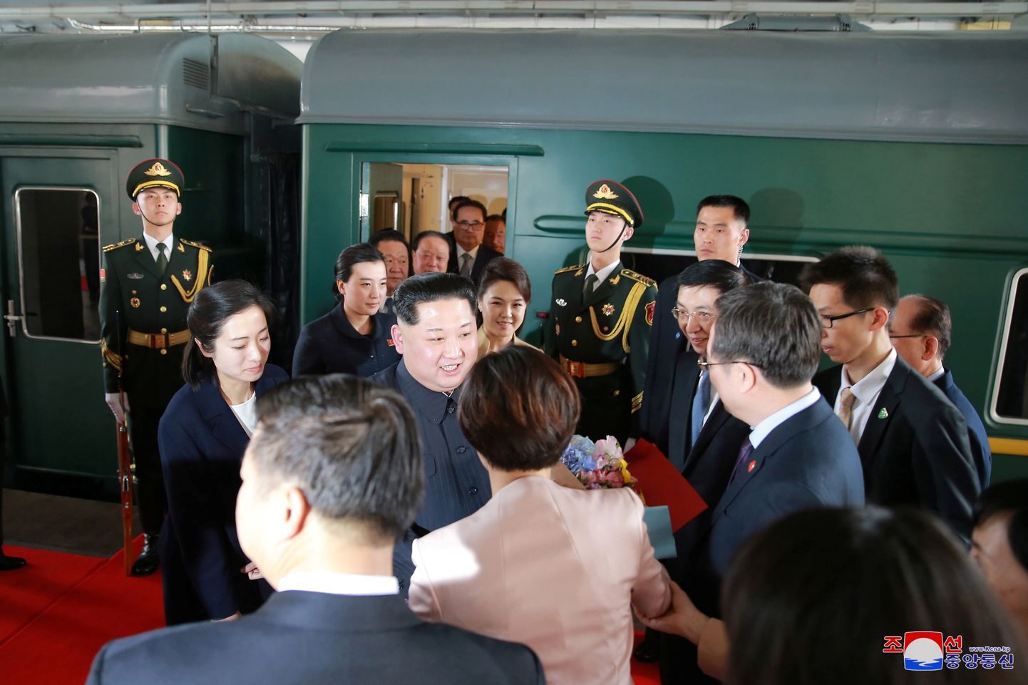Põhja-Korea liider  Kim Jong Un ja ta naine Ri Sol Ju tegid visiidi Hiinasse.