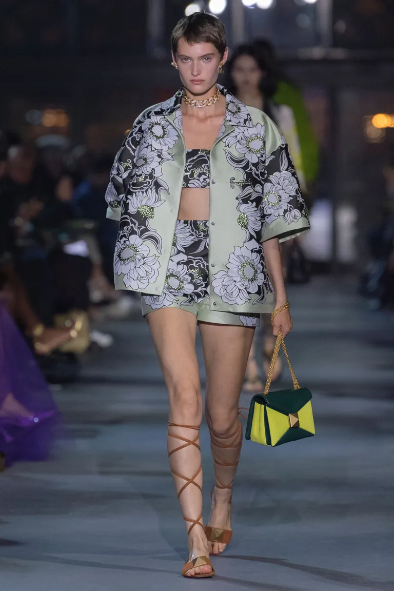 Цветочный принт от Valentino на Paris Fashion Week