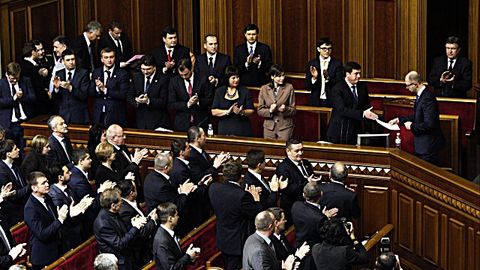 Ukrainas parlaments atceļ pretkorupcijas institūciju neatkarību
